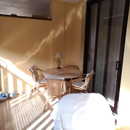 Olivia Sunset Blanco Apartment